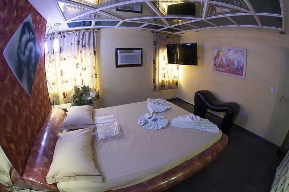 Love hôtel Caricia (adults Only)